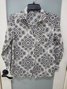 Geometric‎ Print Blouse – Women’s Medium Black White Tan Button Front